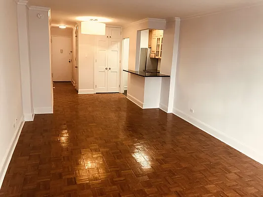 Rented by Metropolis Real Estate of Manhattan | media 1