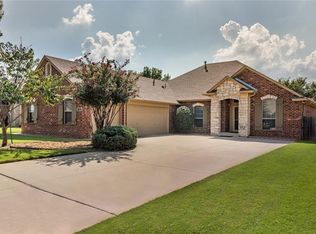 2833 Stonebrook Rd, Edmond, OK 73003
