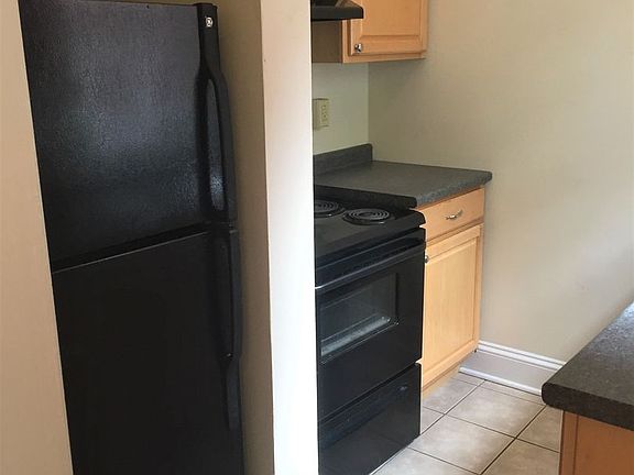 5th image of 200 W Franklin St APT 3