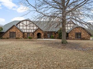 1603 Edgewood Dr, Okmulgee, OK 74447