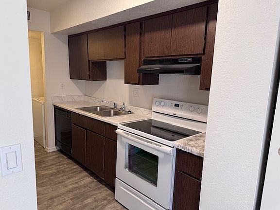 4th image of 7606 N 61st Ave