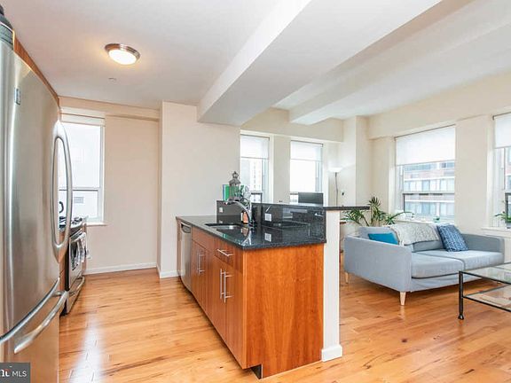2nd image of 1425 Locust St Unit 10B