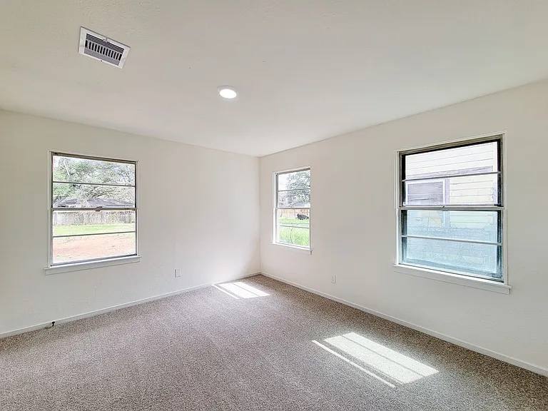 301 Cypress St — Photo 25