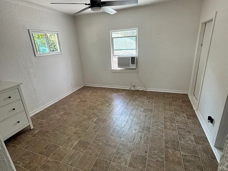 2600 Frazier Ave — Photo 3