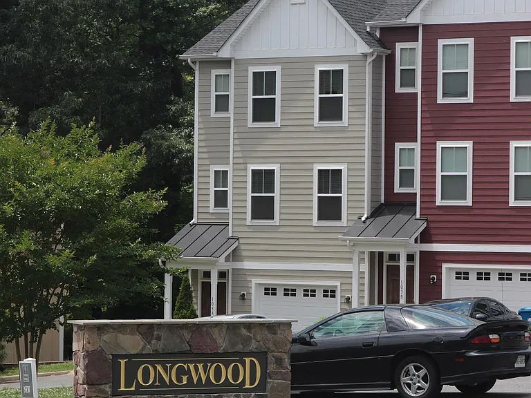 103 Longwood Dr #F — Photo 24
