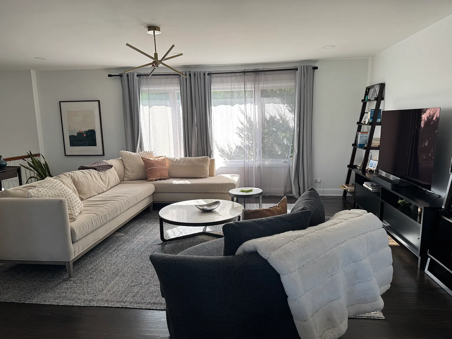 4 bed, 2450 sqft, $5,500 — Photo 2