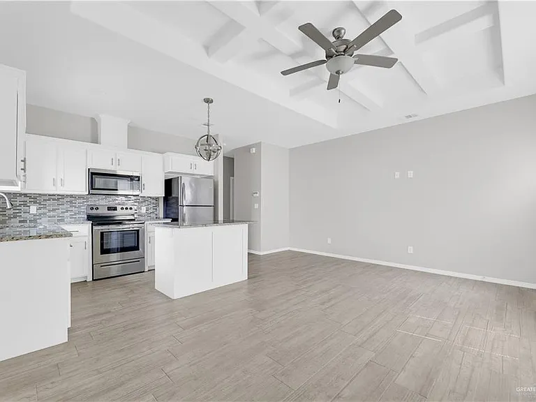 5201 N Winona Dr #3 — Photo 4