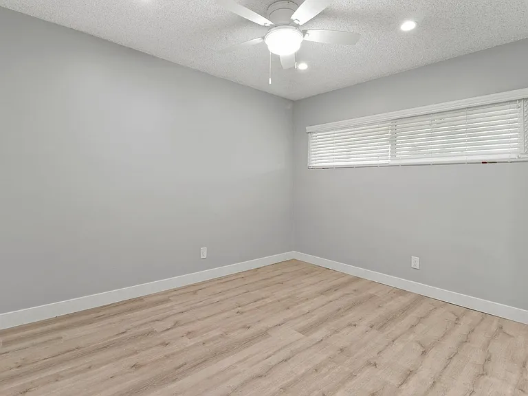 3556 W 113th St — Photo 18