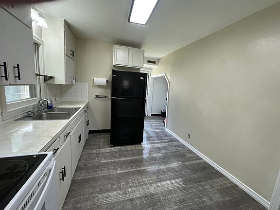 5th image of 423 E Jackson St