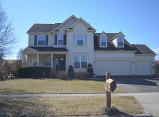 6472 Beaumont Sq, Lewis Center, OH 43035