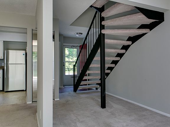 5th image of 220 Elizabeth St APT C8