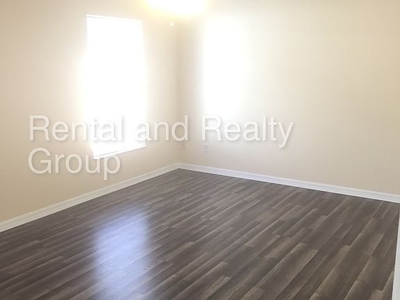 5th image of 711 Pasteur Ln
