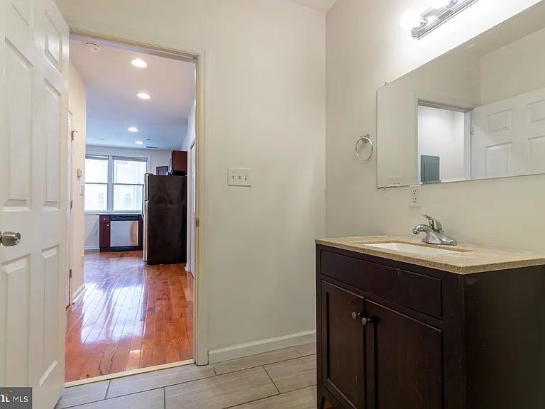1429 Poplar St #1A — Photo 12