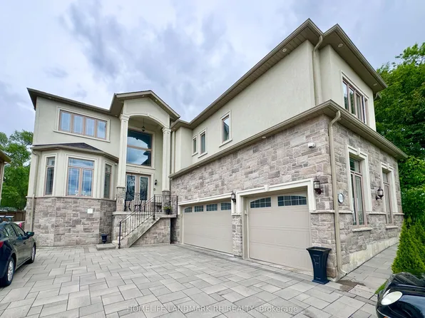 1013 Gorham St, Newmarket, ON L3Y 5G9