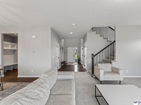 4th image of 21101 Butler Ave