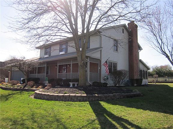 3rd image of 933 York Meadows Dr