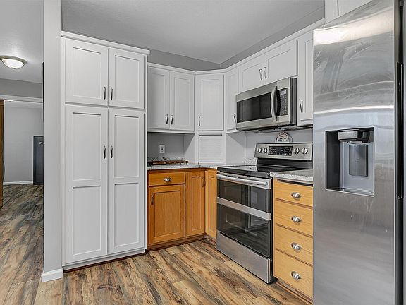 5th image of 1195 395th St