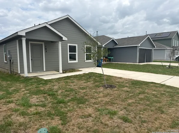 105 Horseshoe Trails, Pleasanton, TX 78064