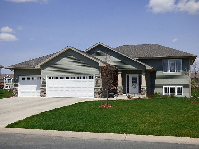 1st image of 223 Summerset Ln SE