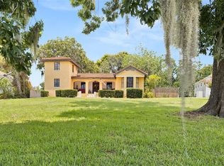 1495 Lakeshore Dr, Mount Dora, FL 32757