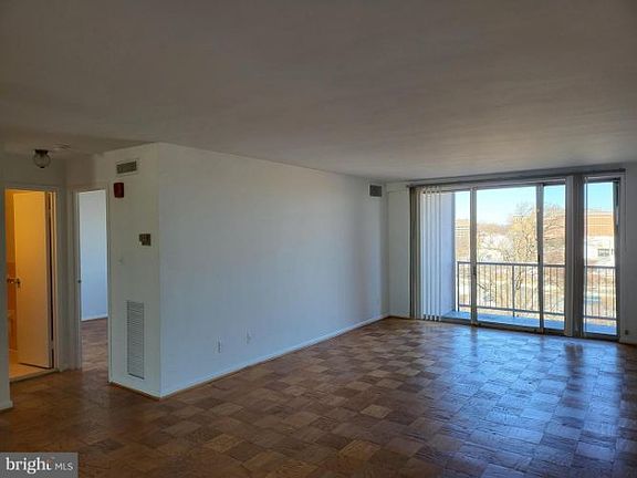 5th image of 4977 Battery Ln #11009