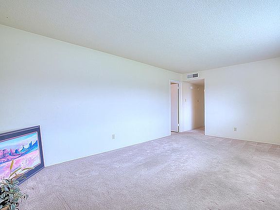 5th image of 10220 Avenida Serena Dr NW