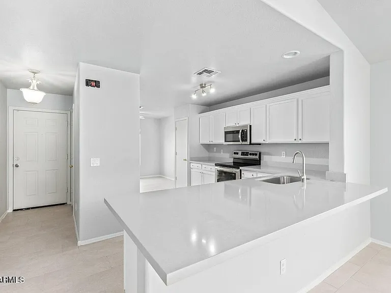 17715 W Redfield Rd — Photo 3
