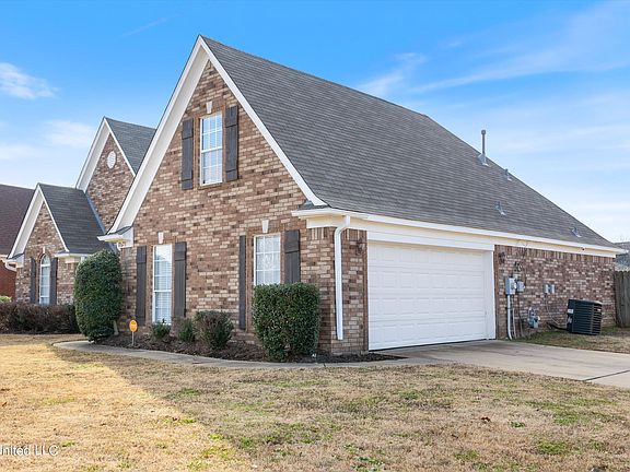 3rd image of 2623 Pinnacle Dr