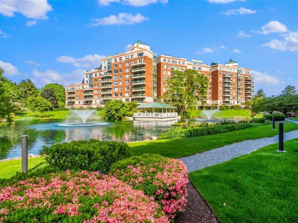 111 Cherry Valley Avenue #302, Garden City, NY 11530