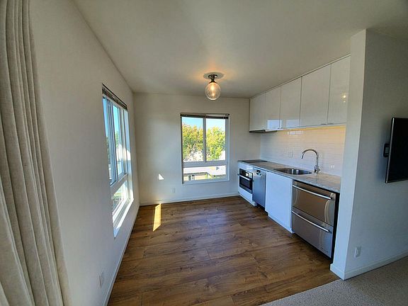 2nd image of 847 N Humboldt St APT 403