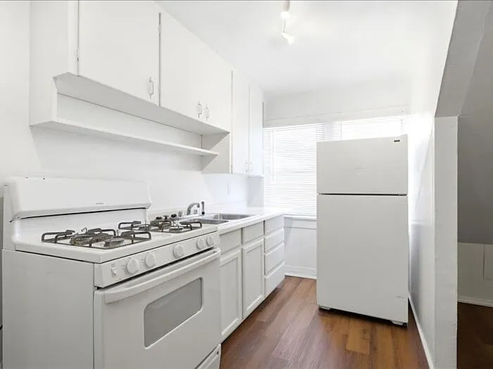 1 bed, 1.0 bath, $950 — Photo 4