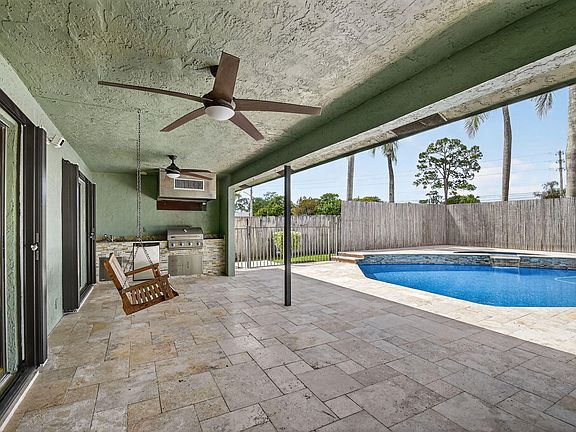 2nd image of 1074 Northumberland Court