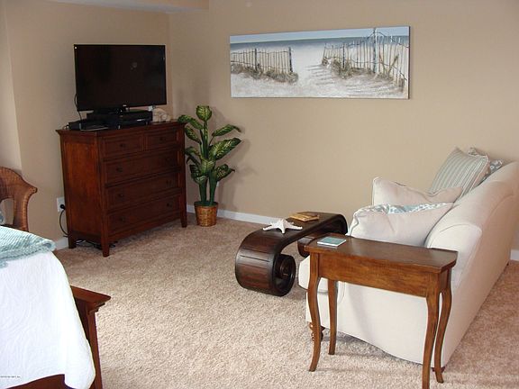 2nd image of 955 Registry Blvd #0