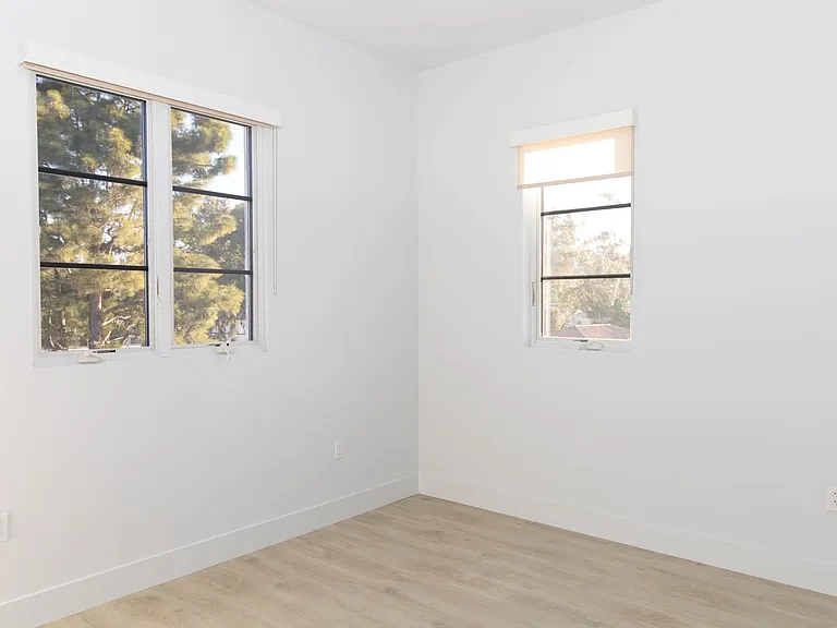 72 W Santa Clara St — Photo 20