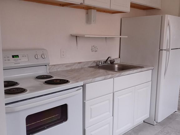 4th image of 1626 Llanfair Ave