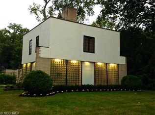 2424 Stratford Rd, Cleveland Heights, OH 44118