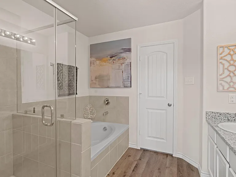5600 Shore Point Trl — Photo 15