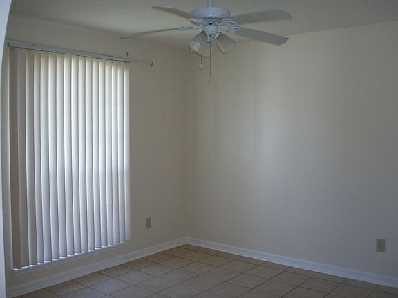 2nd image of 1677 Northglen Cir