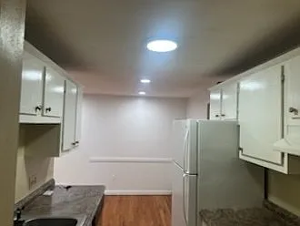 426 Pleasant St — Photo 3