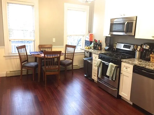 688 E 6th St #3 — Photo 6
