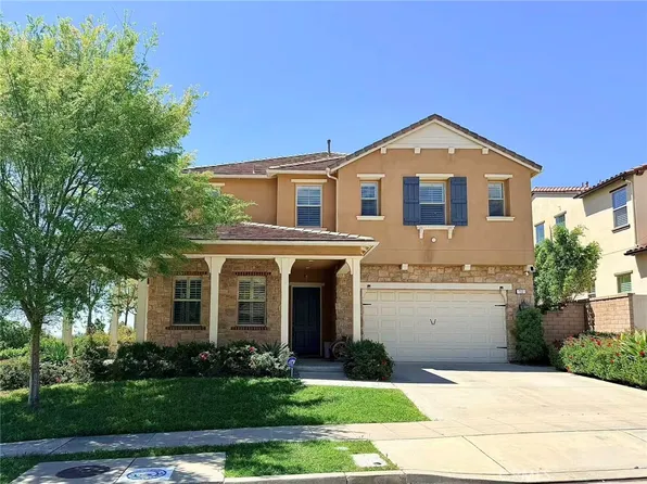 702 E Lemon Swirl Dr, Azusa, CA 91702