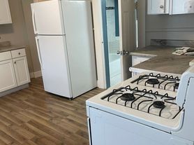 425 Harlan Ave, 1