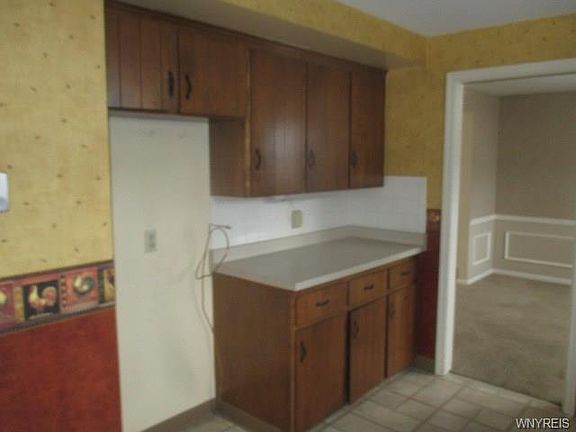 3rd image of 234 Willow Green Dr
