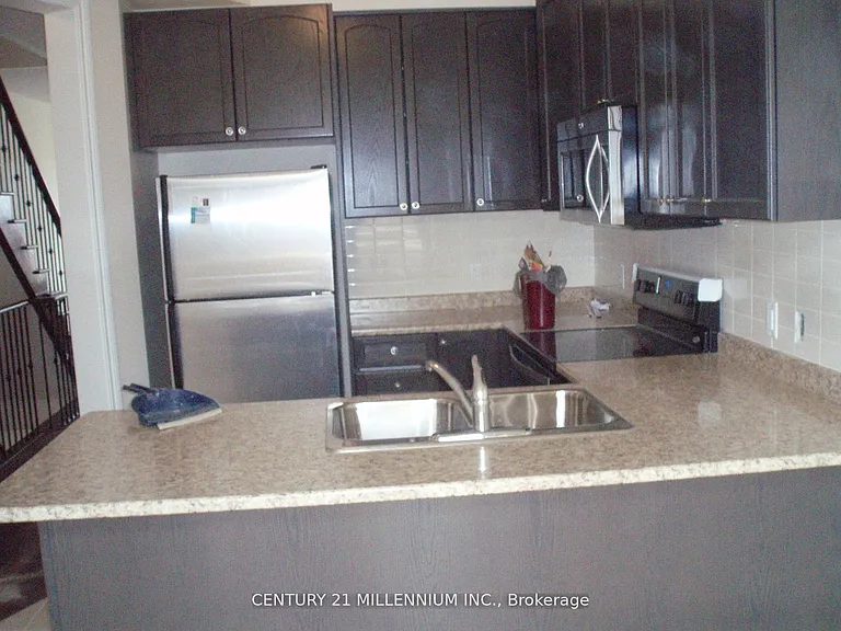 62 Magdalene Cres — Photo 20