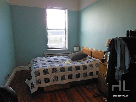 3rd image of 210 Park Pl APT 5A