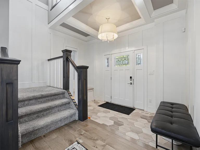 1305 Hainstock Way SW — Photo 4