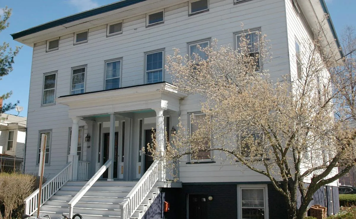 3 bed, 1672 sqft, $3,100 — Photo 1