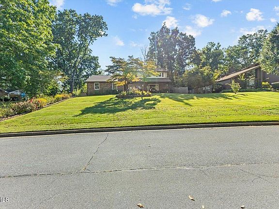 3rd image of 1019 Grace Dr