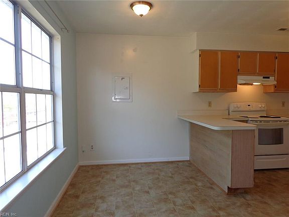 5th image of 4624 Coronet Ave