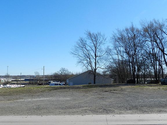 3rd image of 407 S Depot St